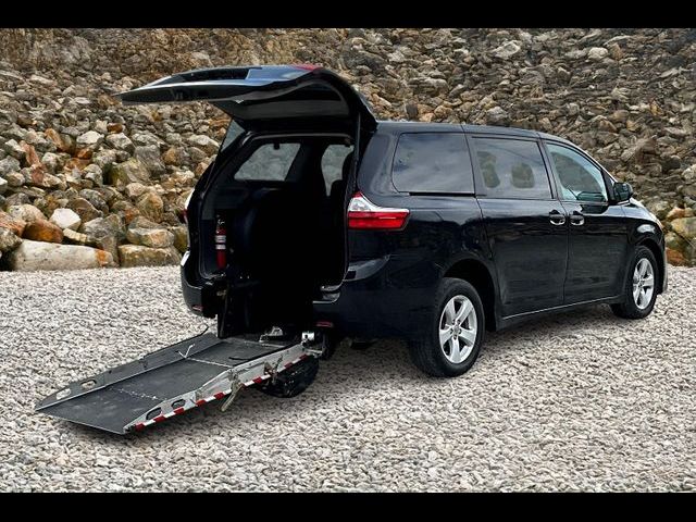 2019 Toyota Sienna L
