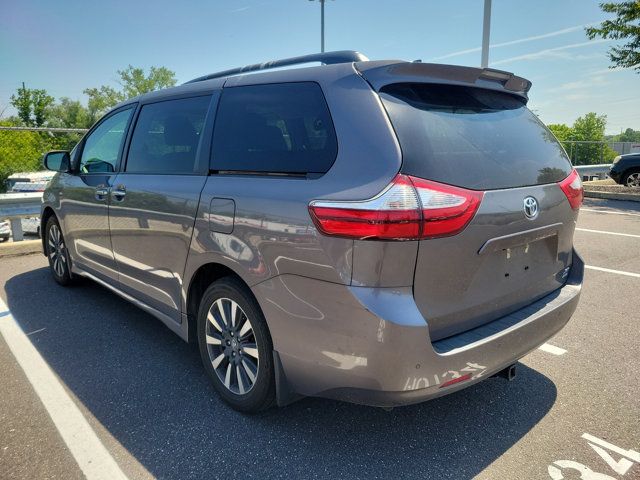 2019 Toyota Sienna XLE