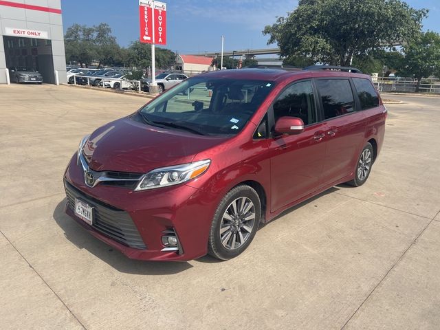 2019 Toyota Sienna 