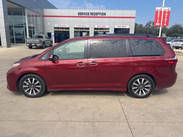 2019 Toyota Sienna 