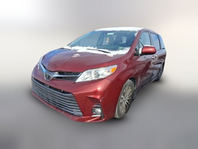 2019 Toyota Sienna 