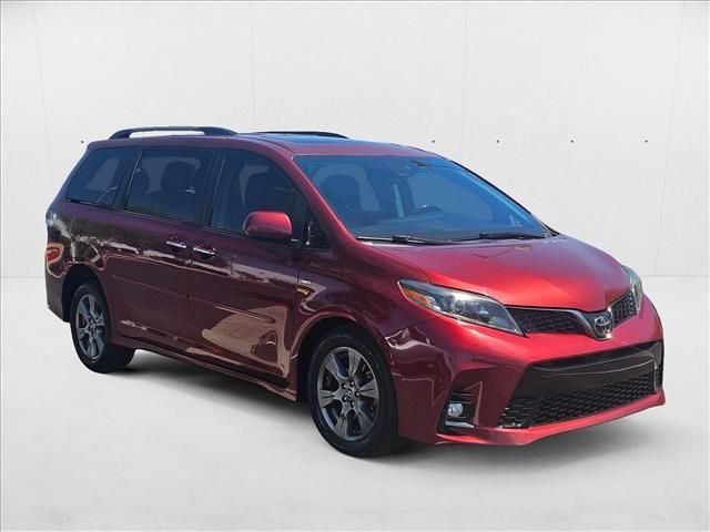 2019 Toyota Sienna SE