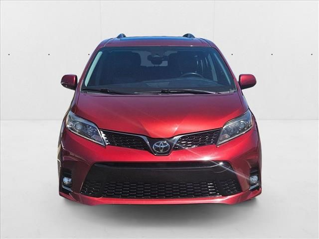 2019 Toyota Sienna SE