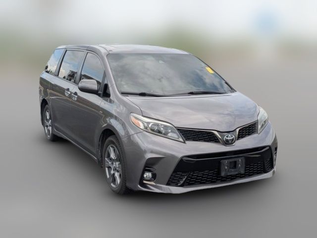 2019 Toyota Sienna SE