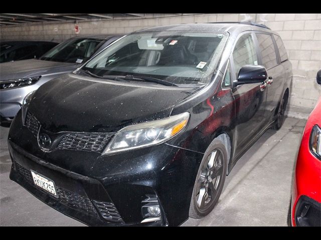 2019 Toyota Sienna SE