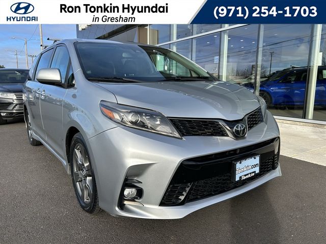 2019 Toyota Sienna SE