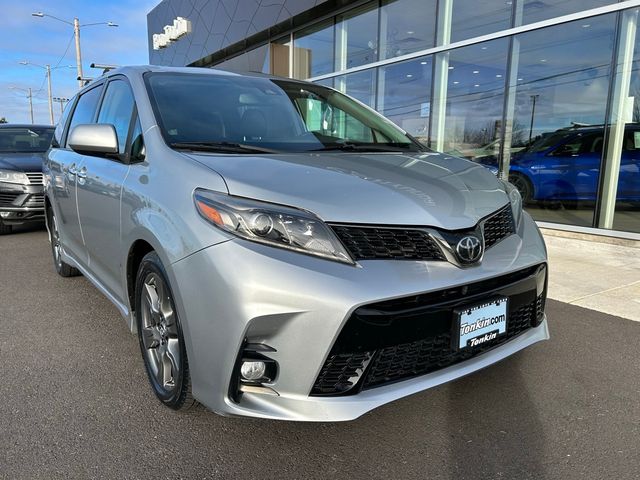 2019 Toyota Sienna SE