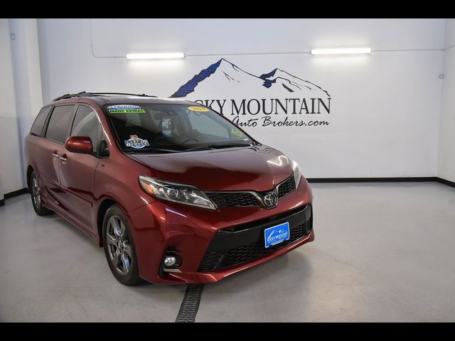 2019 Toyota Sienna SE