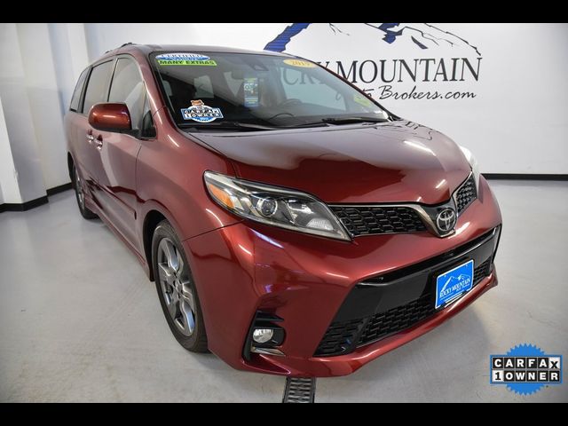 2019 Toyota Sienna SE