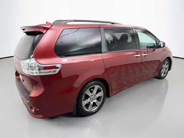 2019 Toyota Sienna SE