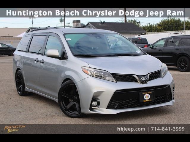 2019 Toyota Sienna SE