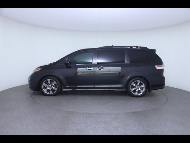 2019 Toyota Sienna SE