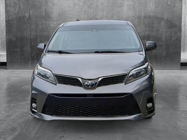 2019 Toyota Sienna SE