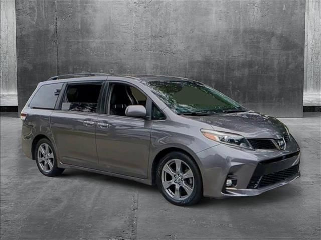 2019 Toyota Sienna SE