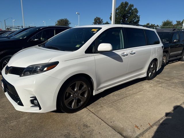 2019 Toyota Sienna SE