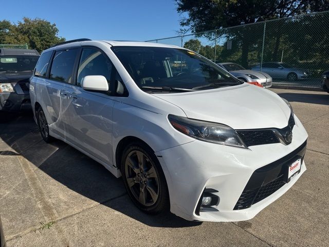 2019 Toyota Sienna SE