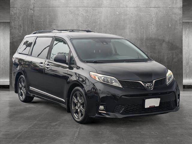 2019 Toyota Sienna SE