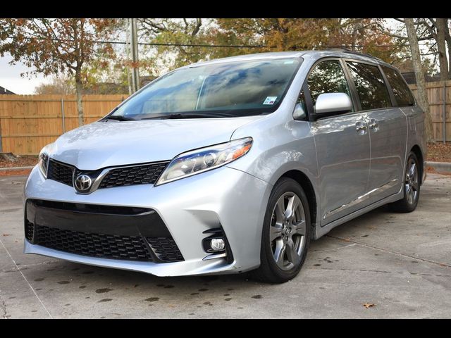 2019 Toyota Sienna 