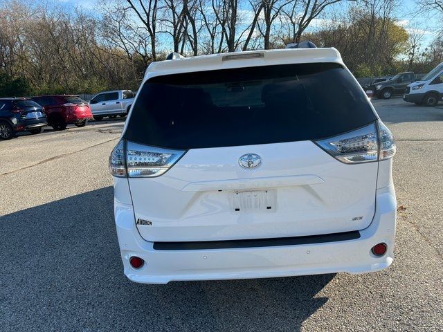 2019 Toyota Sienna SE