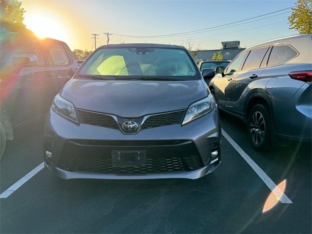 2019 Toyota Sienna SE