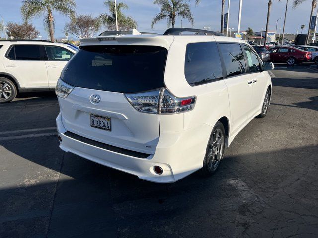 2019 Toyota Sienna SE