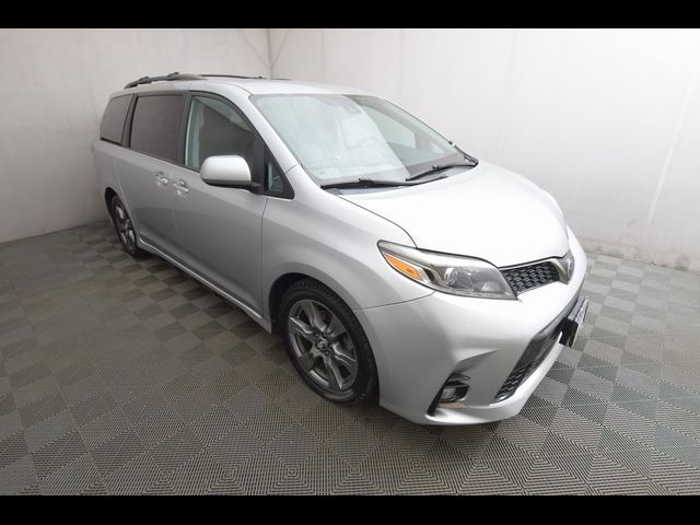 2019 Toyota Sienna SE