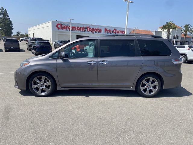 2019 Toyota Sienna SE