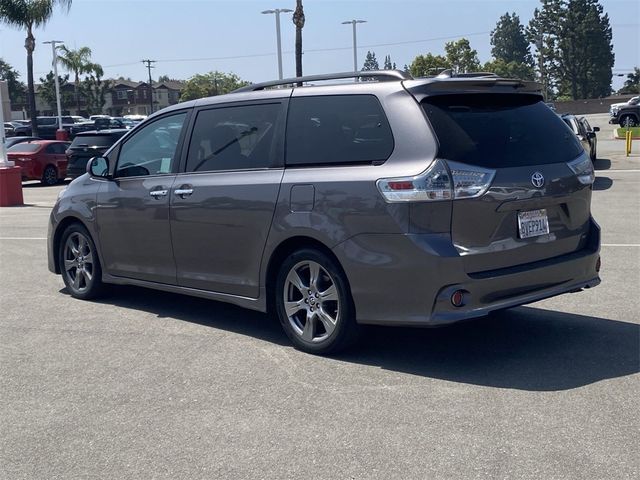 2019 Toyota Sienna SE