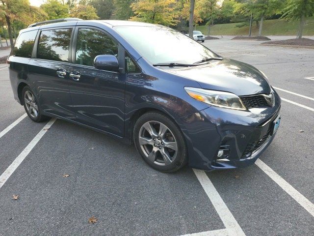 2019 Toyota Sienna SE