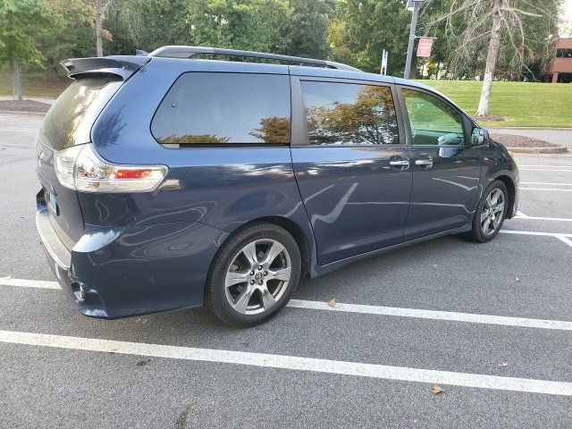 2019 Toyota Sienna SE