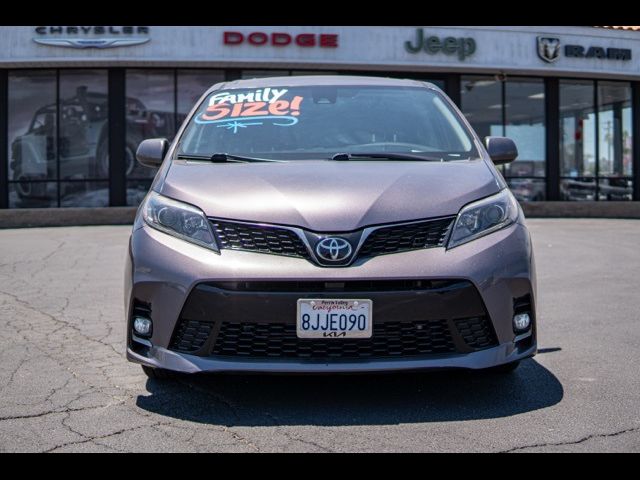 2019 Toyota Sienna SE