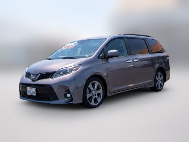 2019 Toyota Sienna SE