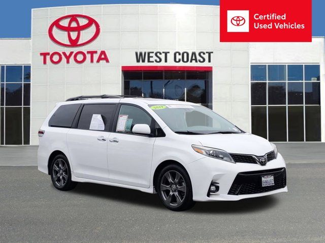 2019 Toyota Sienna SE