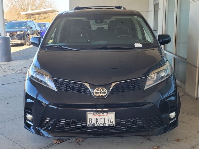 2019 Toyota Sienna SE