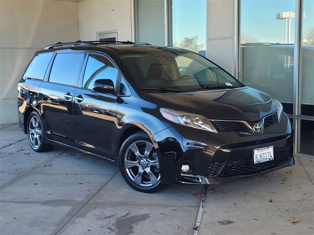 2019 Toyota Sienna SE