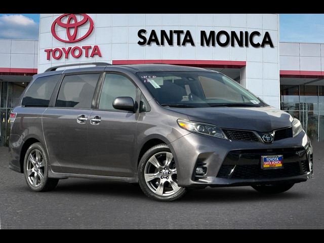 2019 Toyota Sienna SE