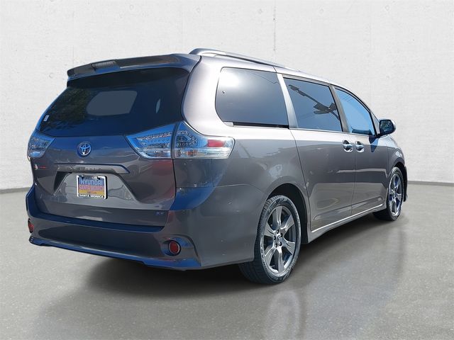 2019 Toyota Sienna SE