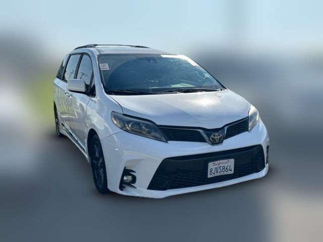 2019 Toyota Sienna SE