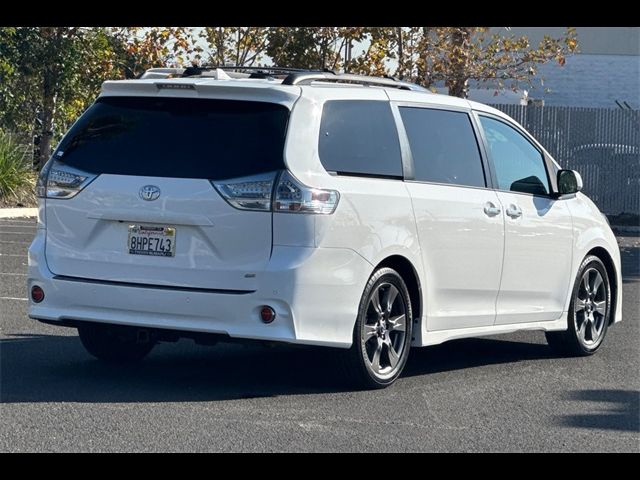 2019 Toyota Sienna SE