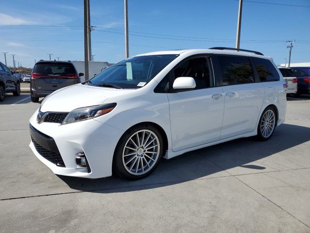 2019 Toyota Sienna SE