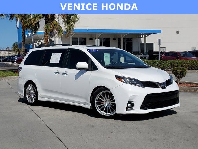 2019 Toyota Sienna SE