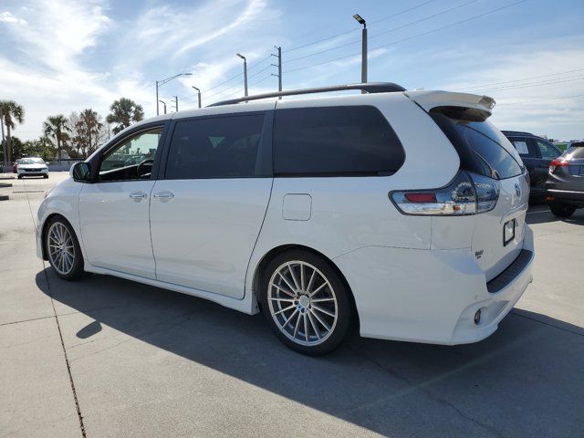 2019 Toyota Sienna SE