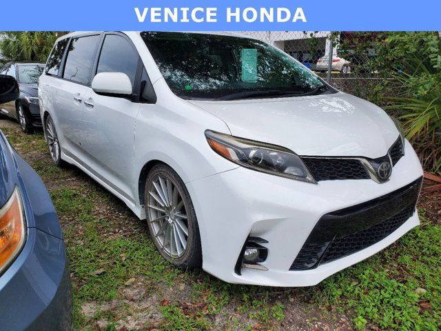 2019 Toyota Sienna SE