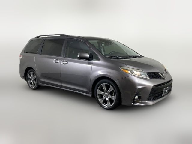 2019 Toyota Sienna SE