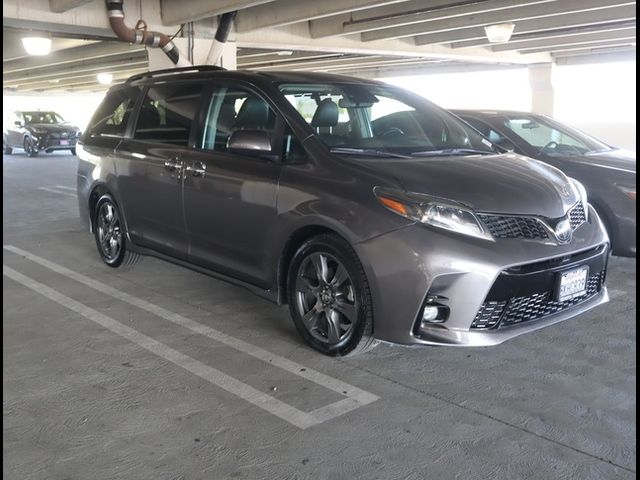 2019 Toyota Sienna 