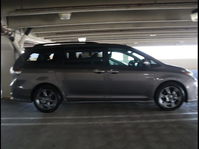 2019 Toyota Sienna 