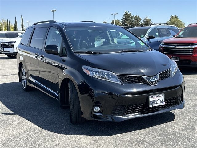 2019 Toyota Sienna SE