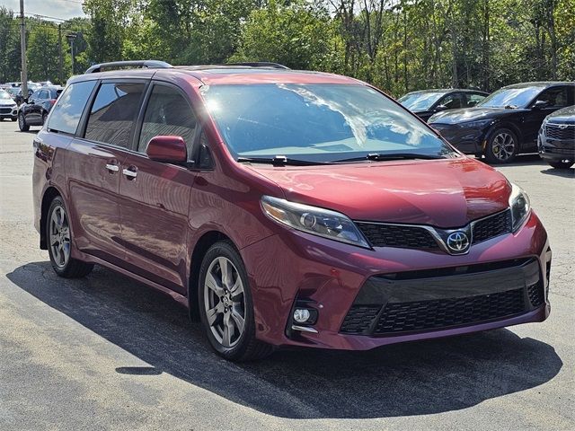 2019 Toyota Sienna SE