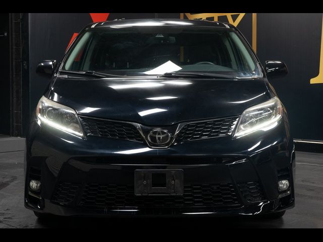 2019 Toyota Sienna SE