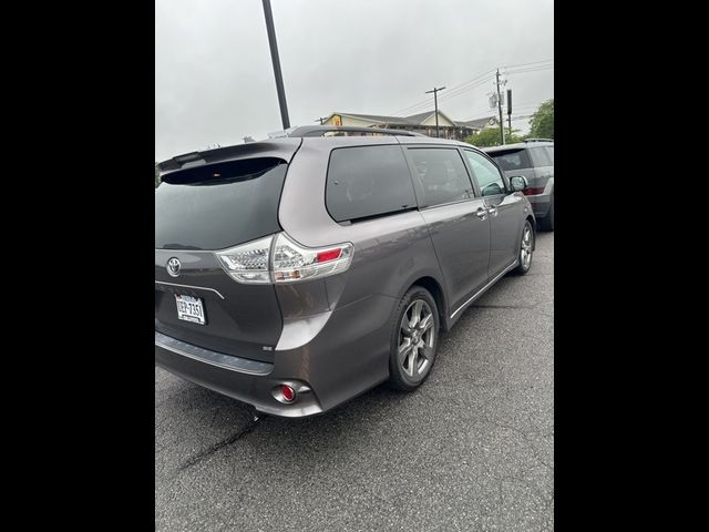 2019 Toyota Sienna SE